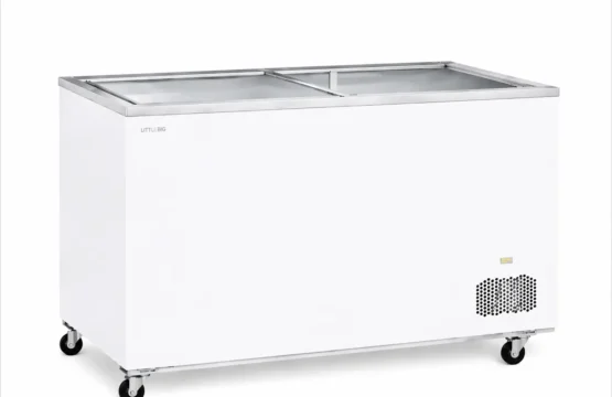 ‏Chest Showcase Display Freezer Sliding Door Class UGUR 400 With LED Light