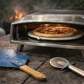 فرن بيتزا غاز Pizza King مقاس كبير بحجر بيتزا دوّار + مجرفة وقطّاعة